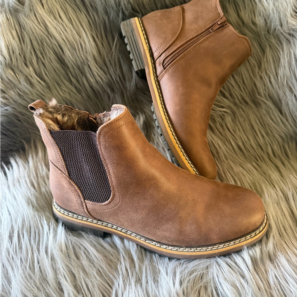 *BRAND NEW* Brown Faux Leather Bootie (Women’s 9)